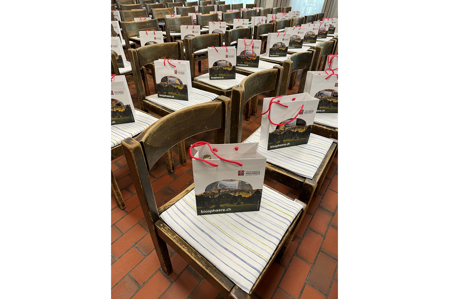 schrattensaal-giveaway-breit